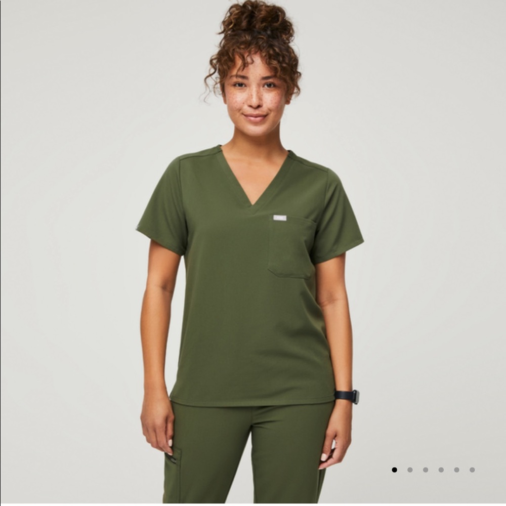 COPY - Figs catarina one pocket scrub top xxs dark olive